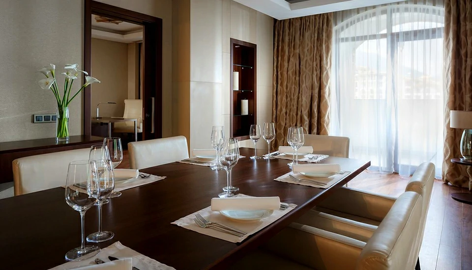 کورت یارد بای مرریوت سوچی کراسنایا پولینا